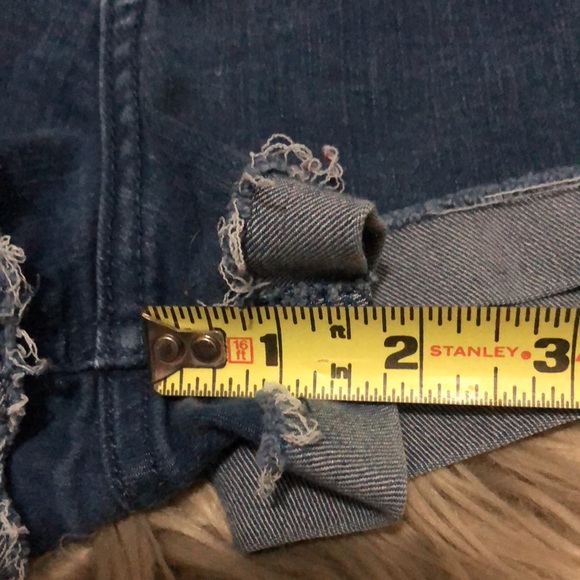 Hollister Short Short High Rise-Sz 9/29-Dark Wash-Frayed Hem-EUC - Picture 6 of 10